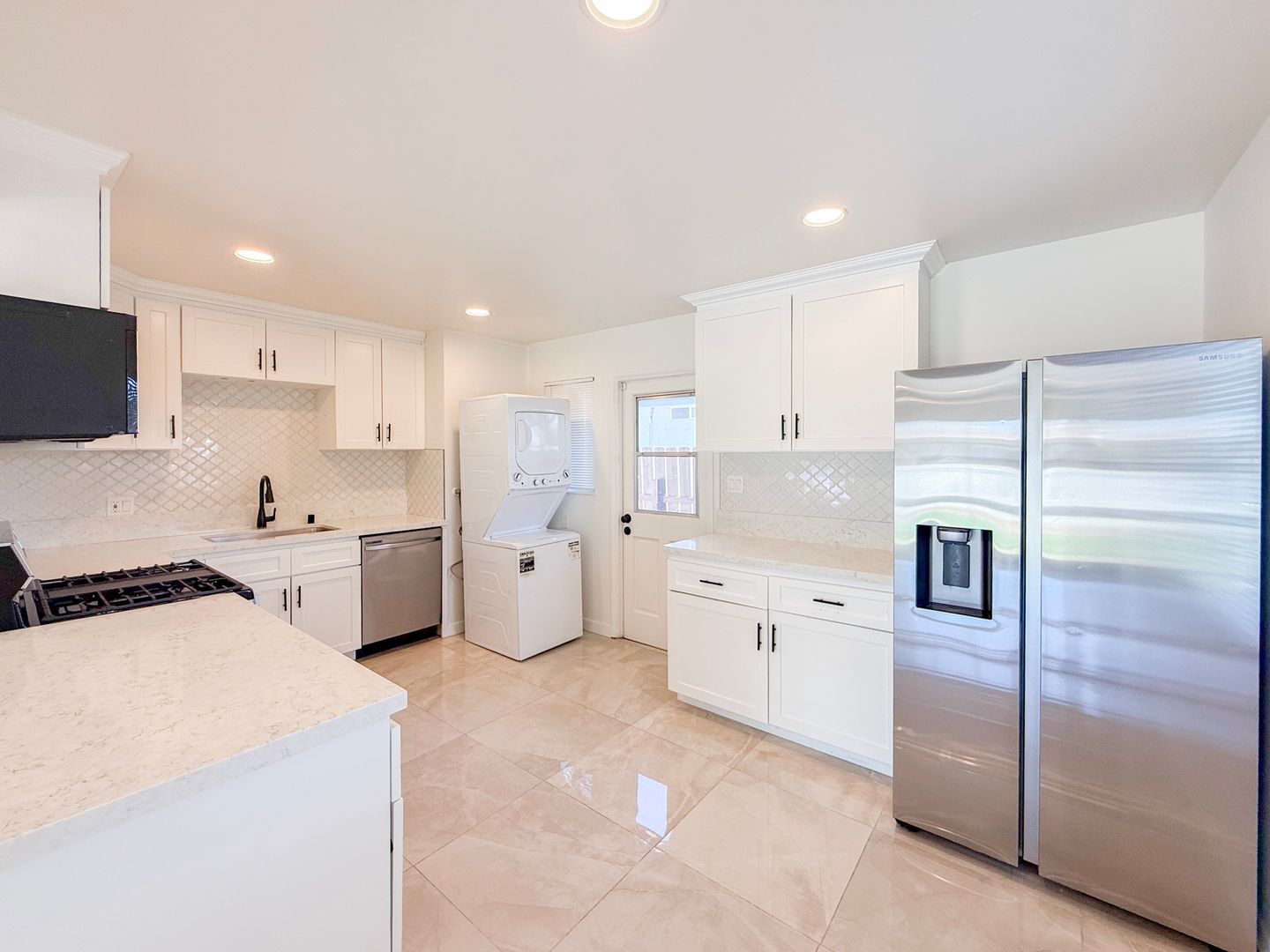 SAN DIEGO Multiplex: 4915-19 COCONINO WAY