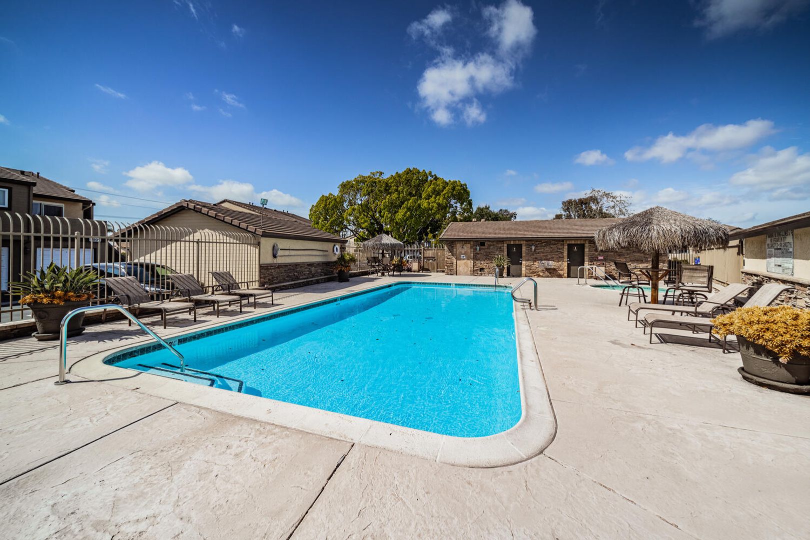 OCEANSIDE Townhome: 5034 LOS MORROS WAY, #63