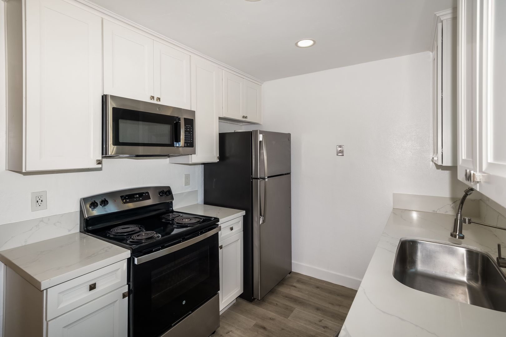 CHULA VISTA Apartment: 40 OAKLAWN AVENUE