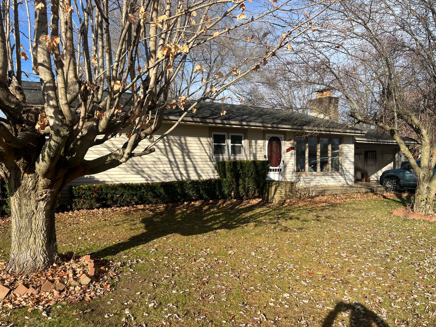 Newark House: 1495 Kenarbre Drive