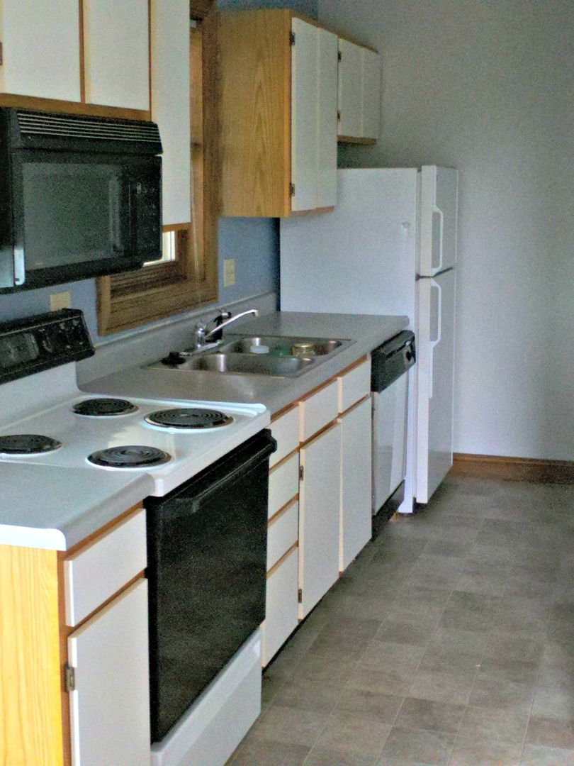 Iowa City Apartment: 624 S Clinton