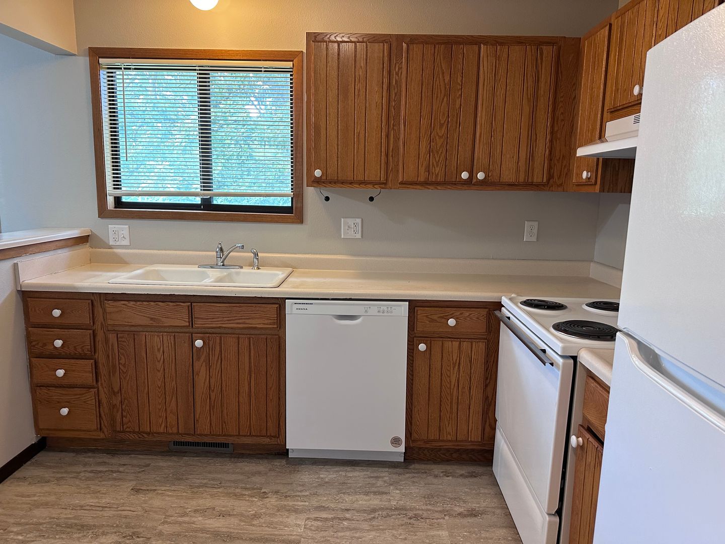 Iowa City Apartment: 1015 Oakcrest