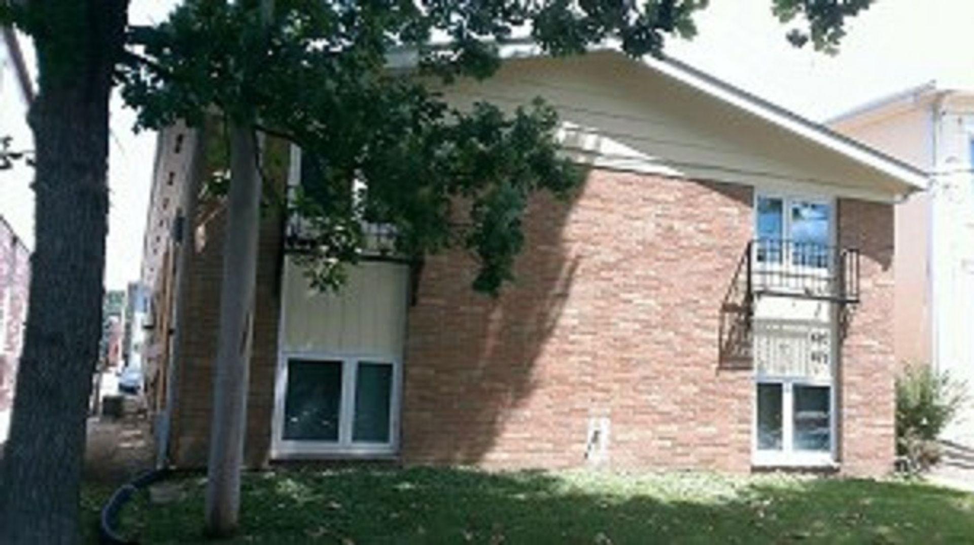 Iowa City Apartment: 620 S Johnson