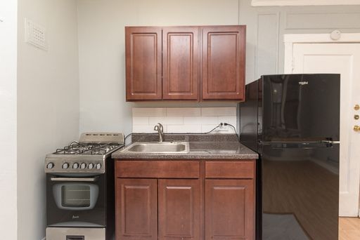Studio in Uptown – photo 1