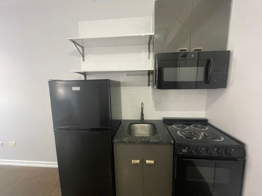 Studio in Uptown – photo 1