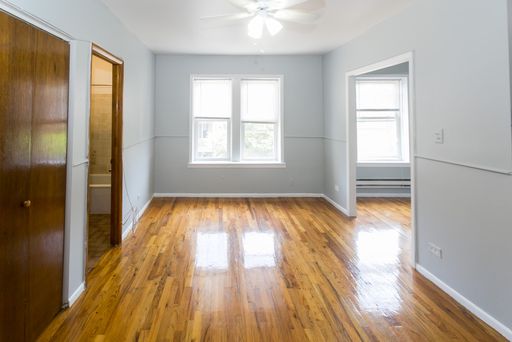 Updated One Bedroom in Uptown – photo 1