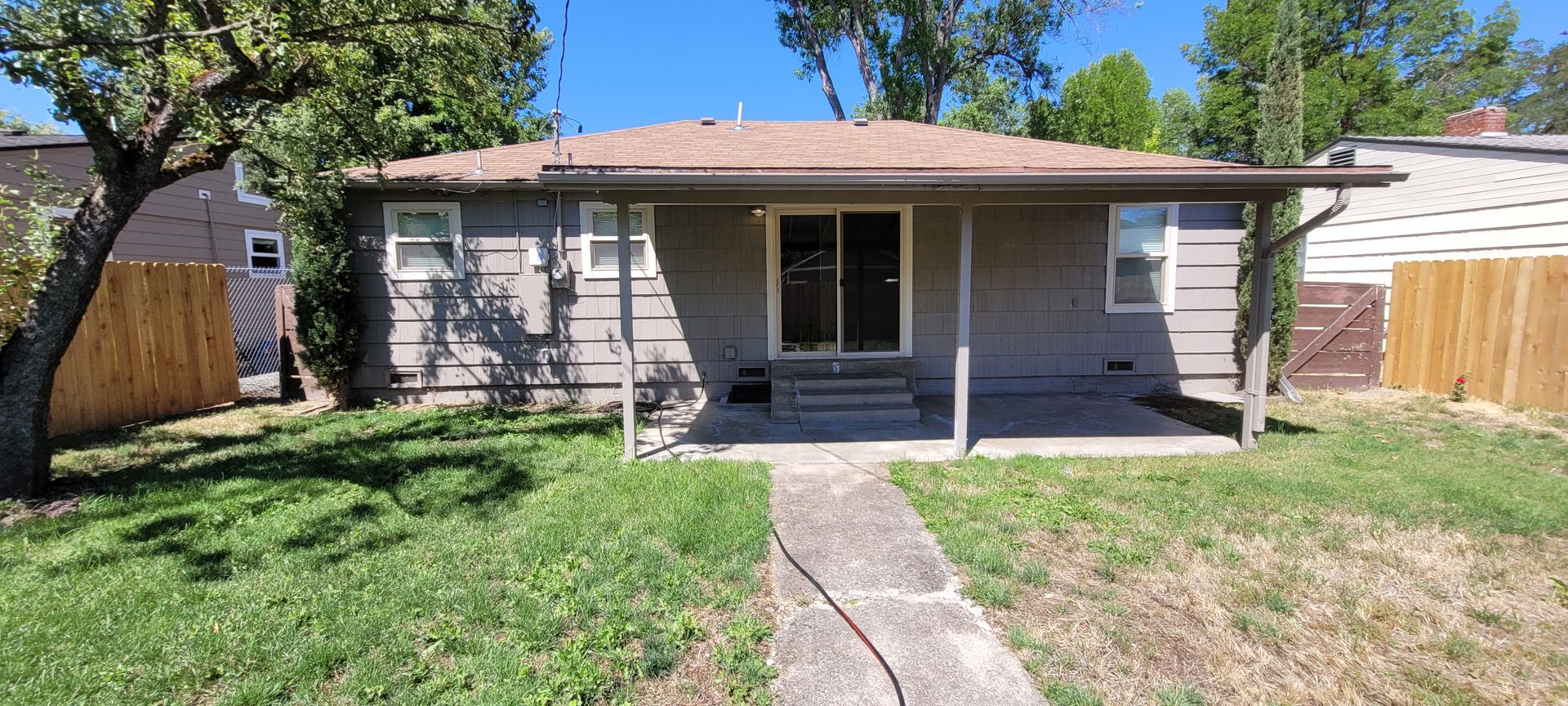 Medford House: 905 King St.