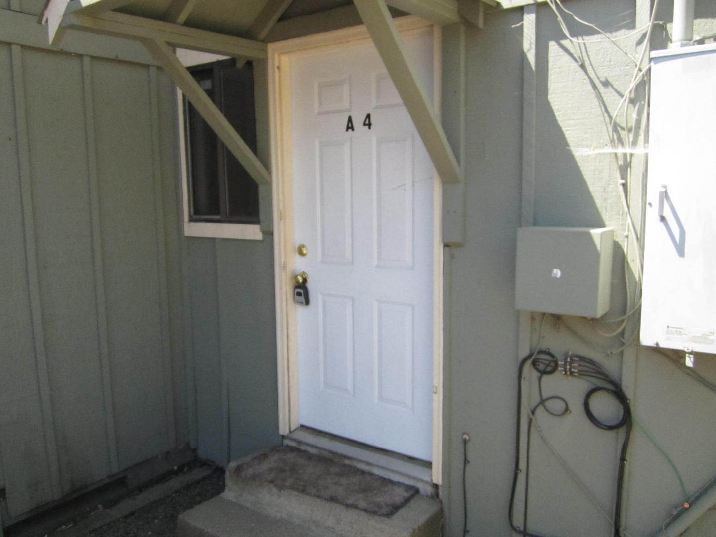 Medford Apartment: 317 W. 2nd St.