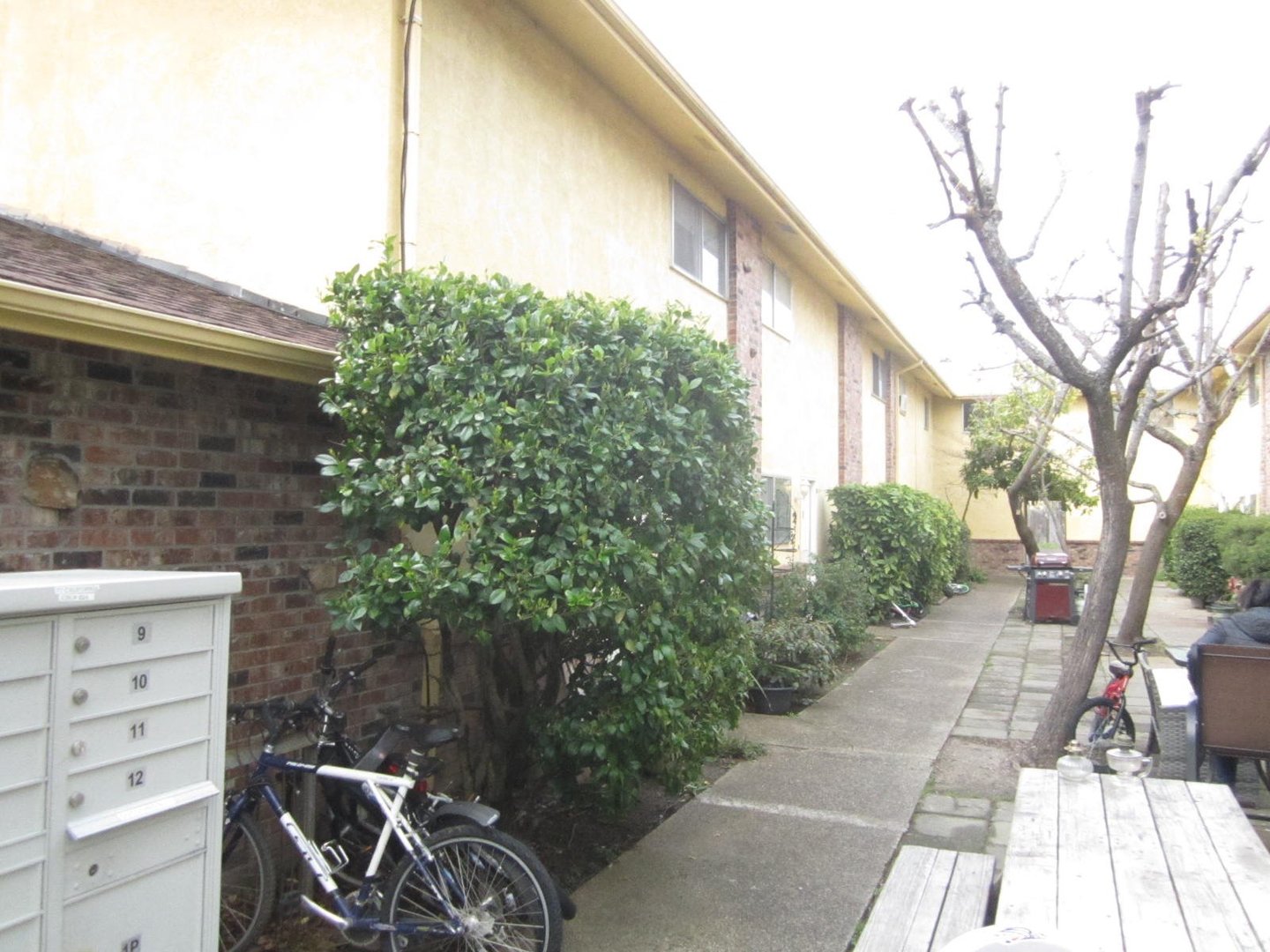 Ashland Apartment: 77 California St.