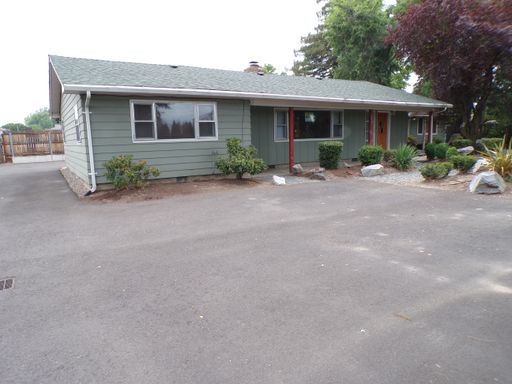 Cozy & Spacious Duplex for Rent – photo 1