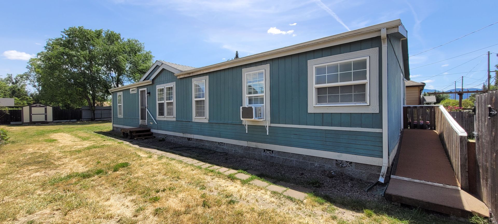 Medford House: 2418 Howard Ave.