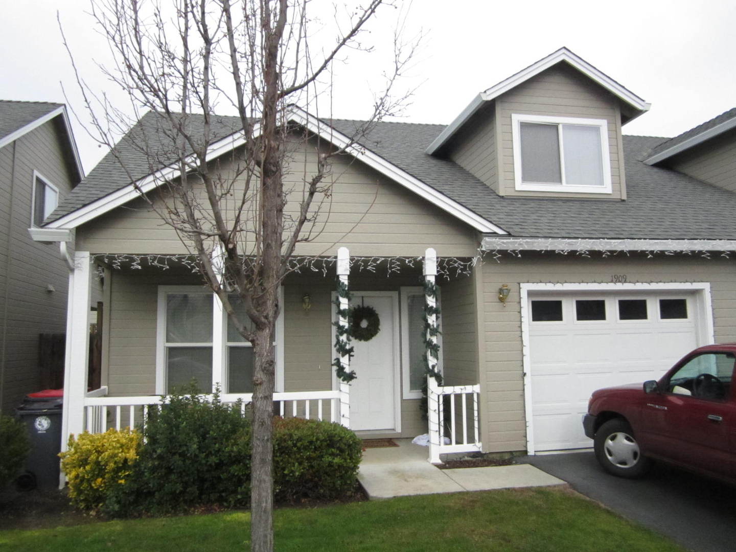 Medford Apartment: 1901,1905,1909,1913 Pebble Way