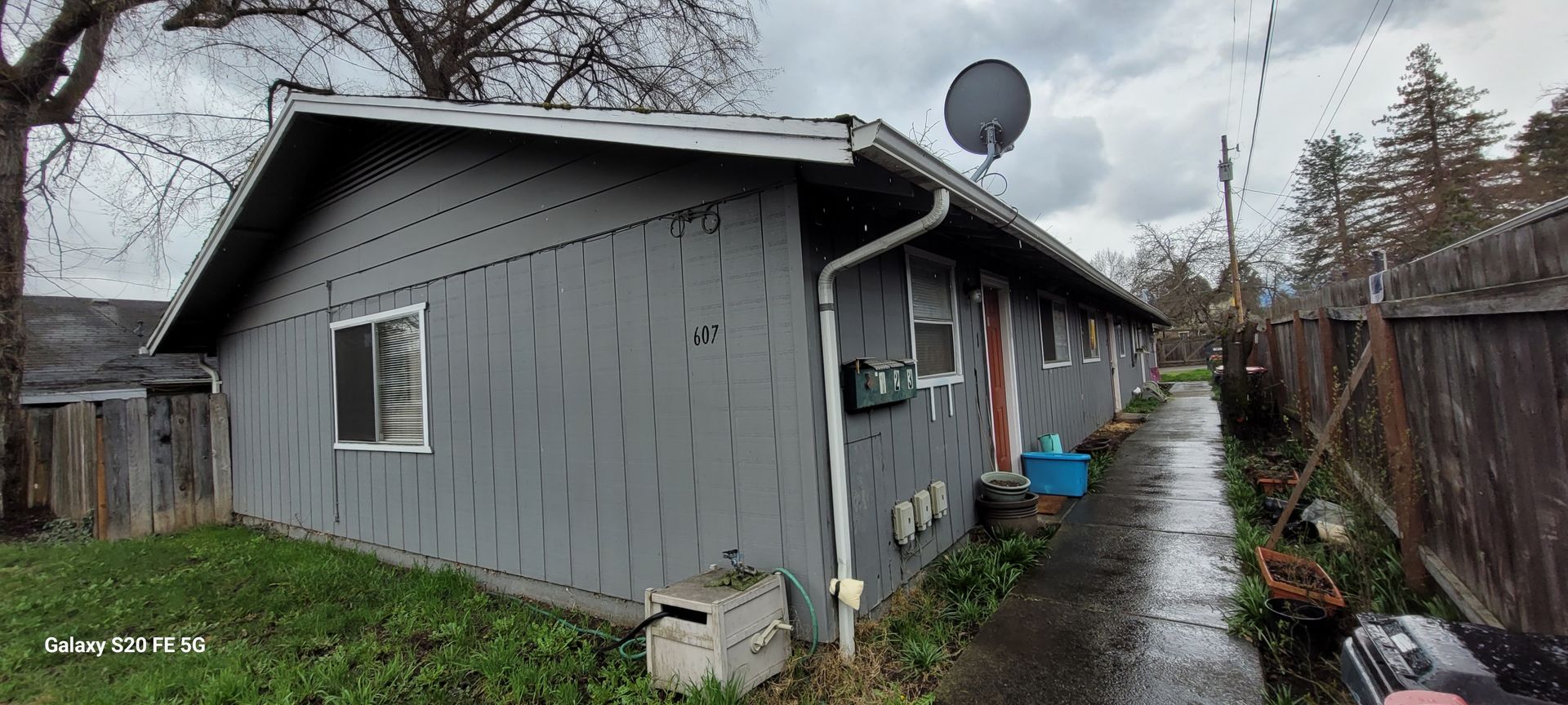 Medford Apartment: 607 W. 11th St