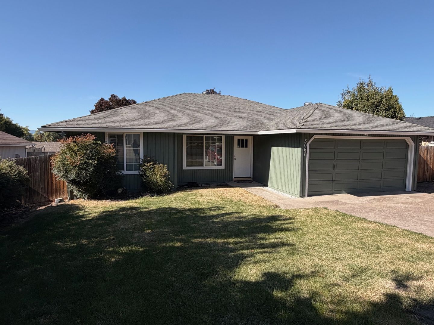 Medford House: 3061 Bron Cir.