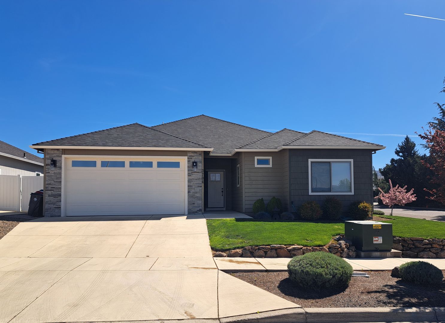 Medford House: 3704 Harper Way