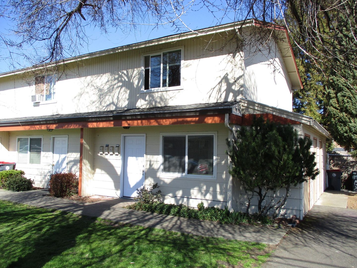 Medford Apartment: 305 Liberty St.