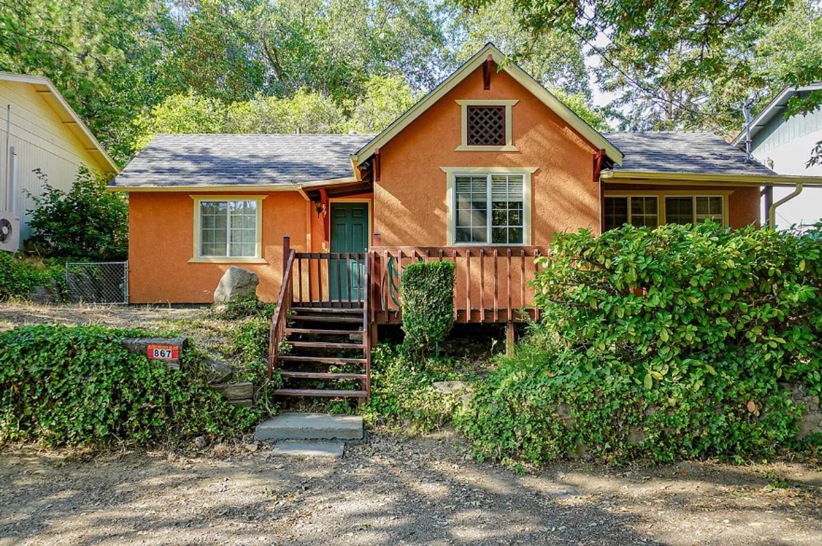 Gold Hill House: 867 4th Ave