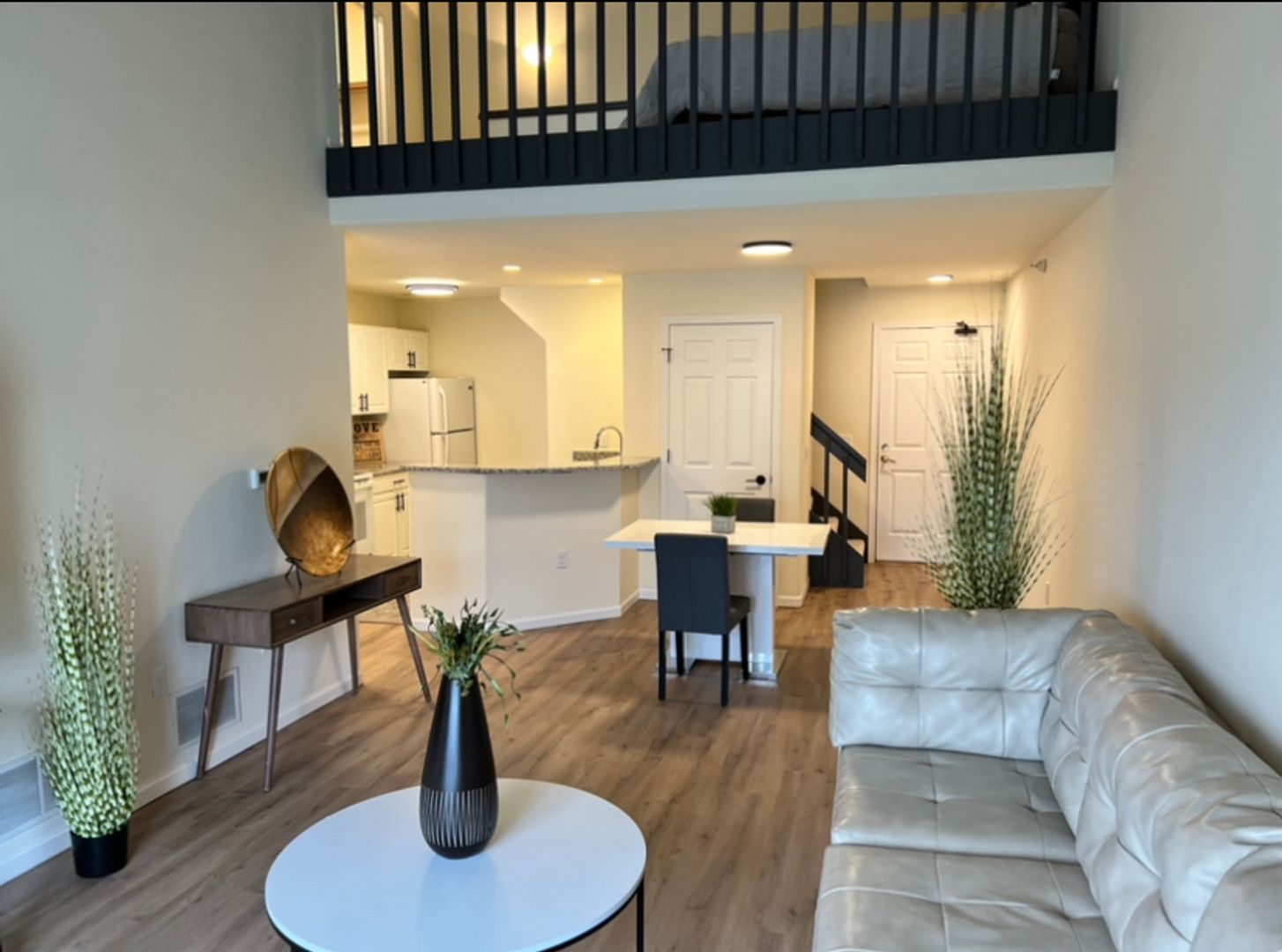 Madison Apartment: 1602 Kings Mill Way