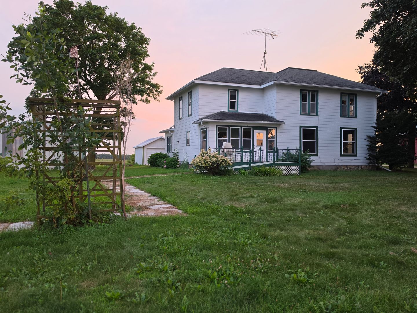 Columbus House: W11819 Moriah Road