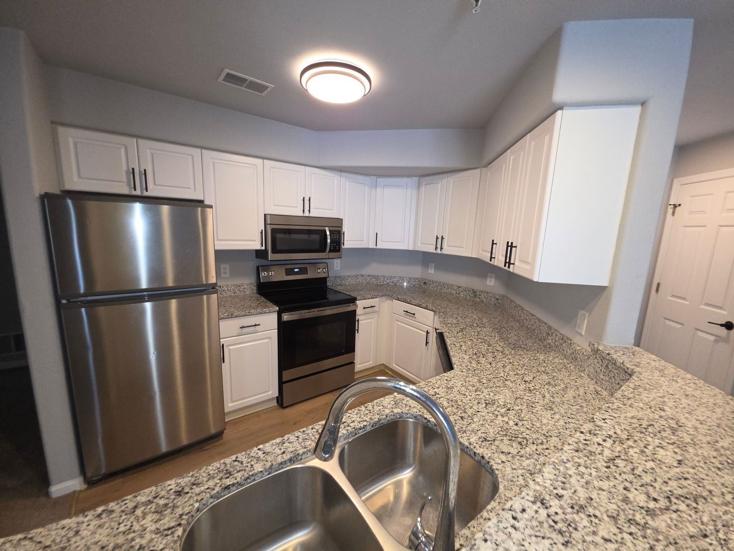Madison Apartment: 1602 Kings Mill Way