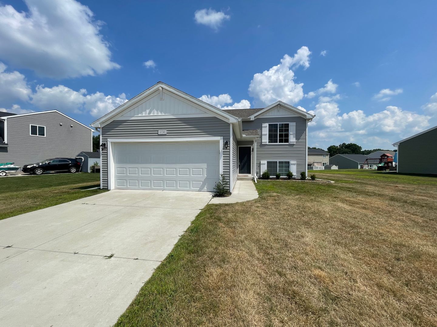 Portage House: 10381 Schrier Lane