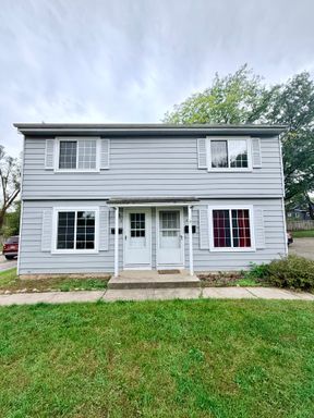 Two Bedroom Duplex in Kalamazoo – photo 1