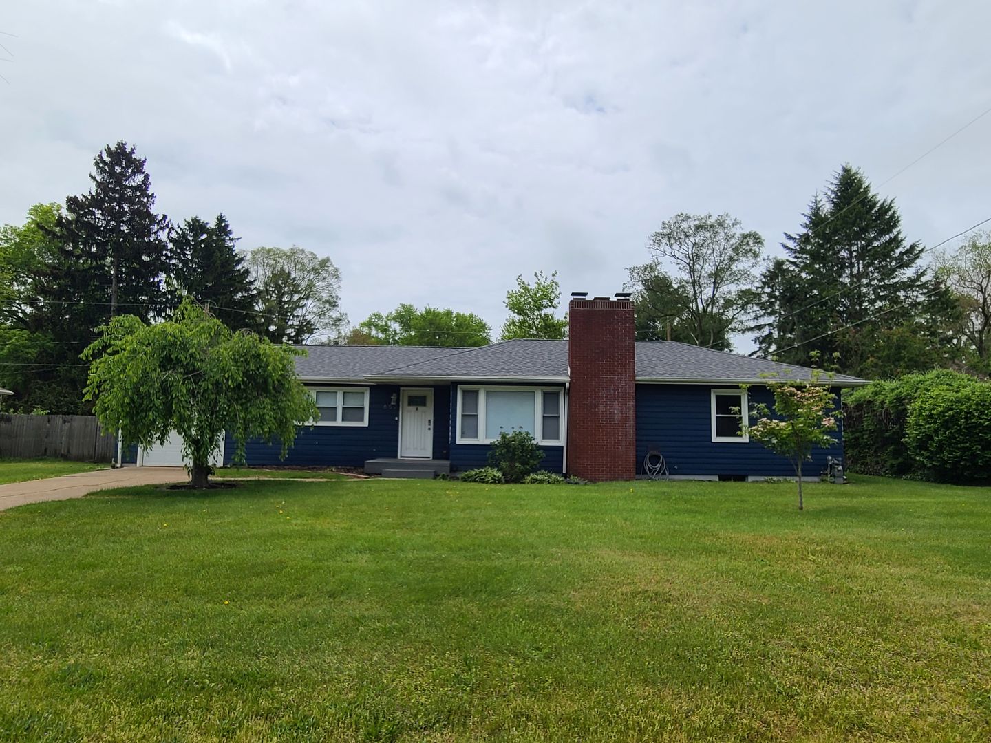 Partially Furnished 3-Bedroom Home with Fenced Yard – Pet Friendly!