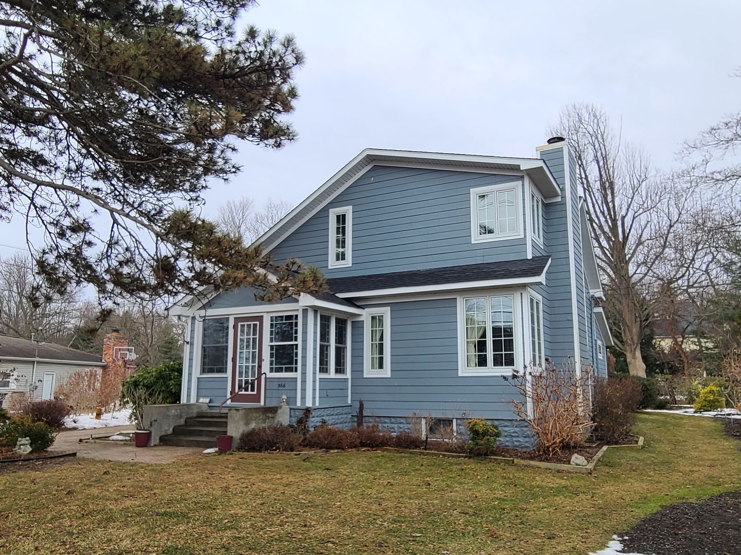 South Haven House: 566 North Shore Drive