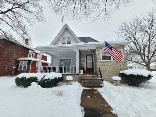 ***NEW LOWER PRICE*** Two Bedroom Main Level Apartment in Downtown St. Joseph