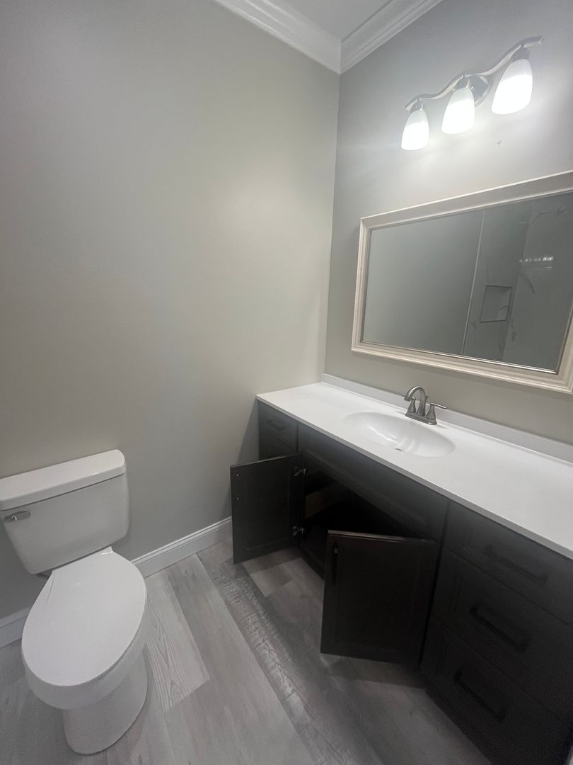 Baxley Apartment: 757 Holmesville Ave