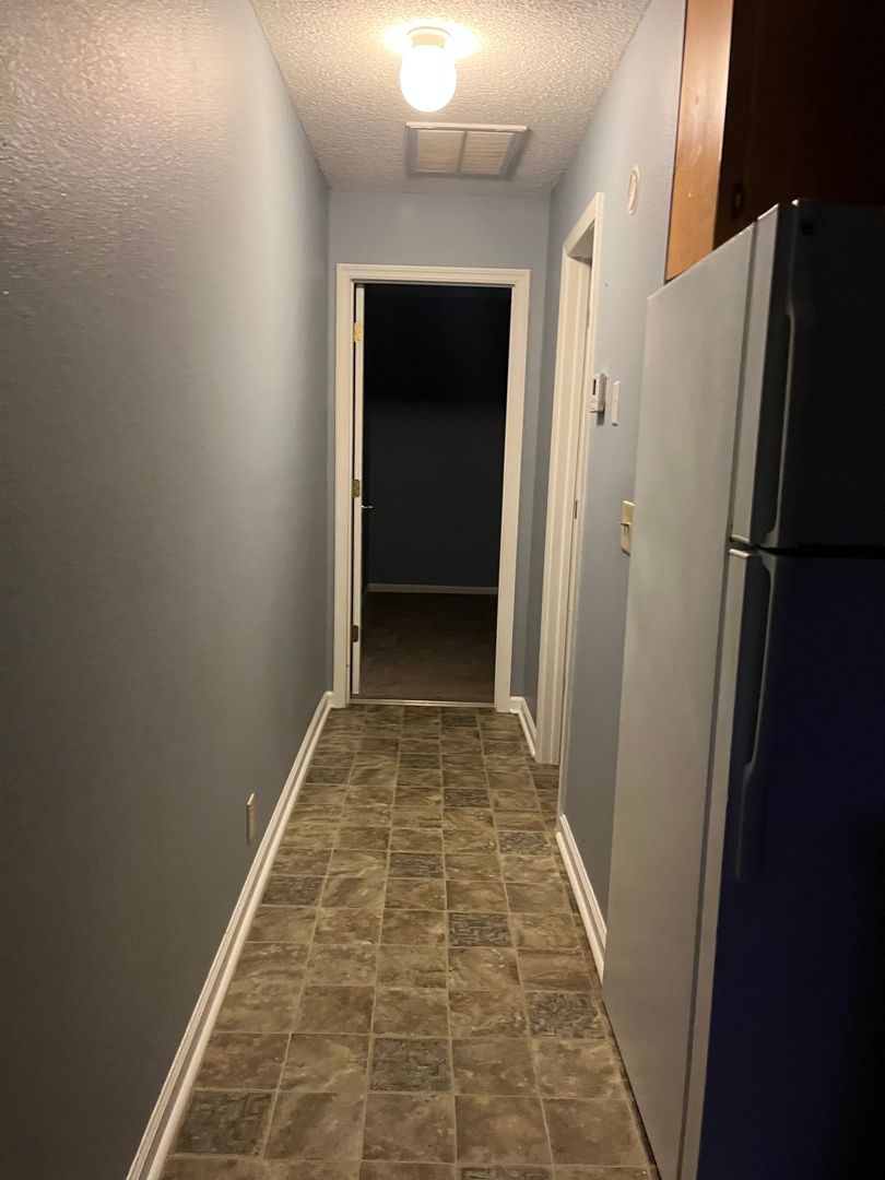 Baxley Apartment: 307 Hilltop Rd