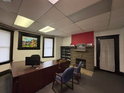 Large 1st floor Commercial Office with Conference room – photo 1