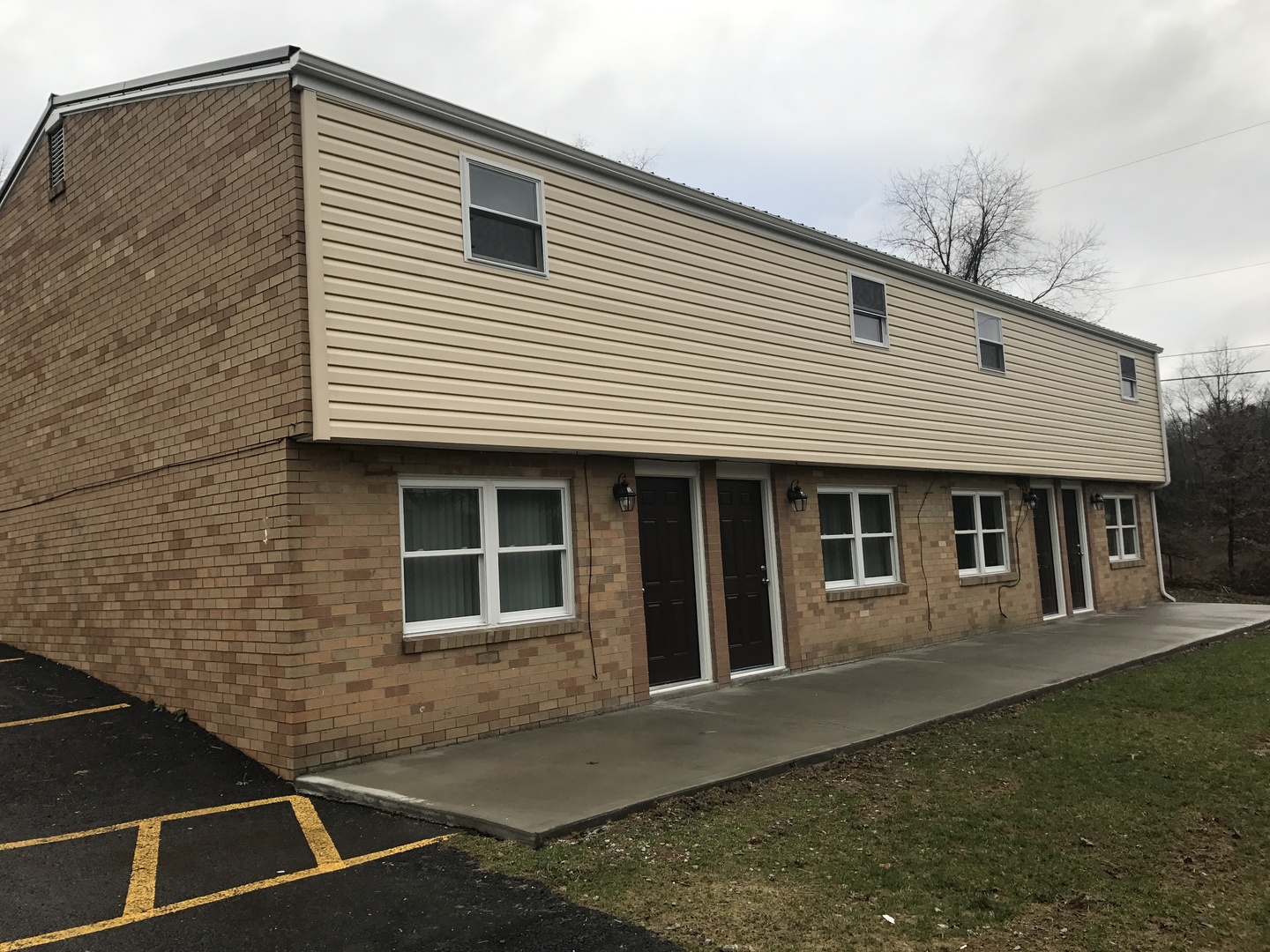 Cecil Townhome: 44 McConnell Road