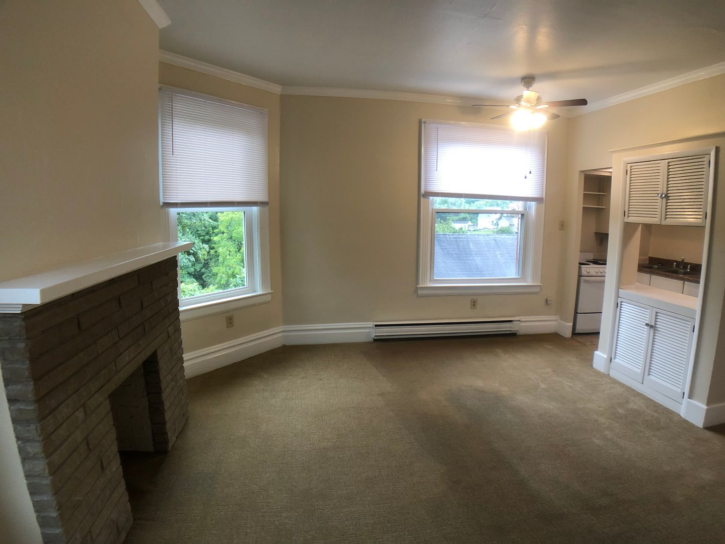 Washington Apartment: 562 - 564 East Maiden St.