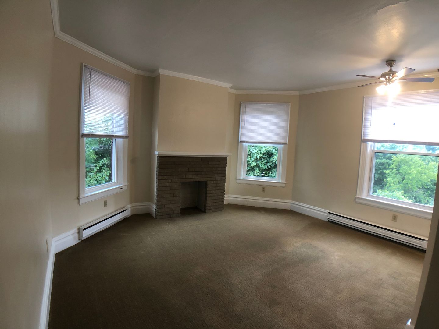 Washington Apartment: 562 - 564 East Maiden St.