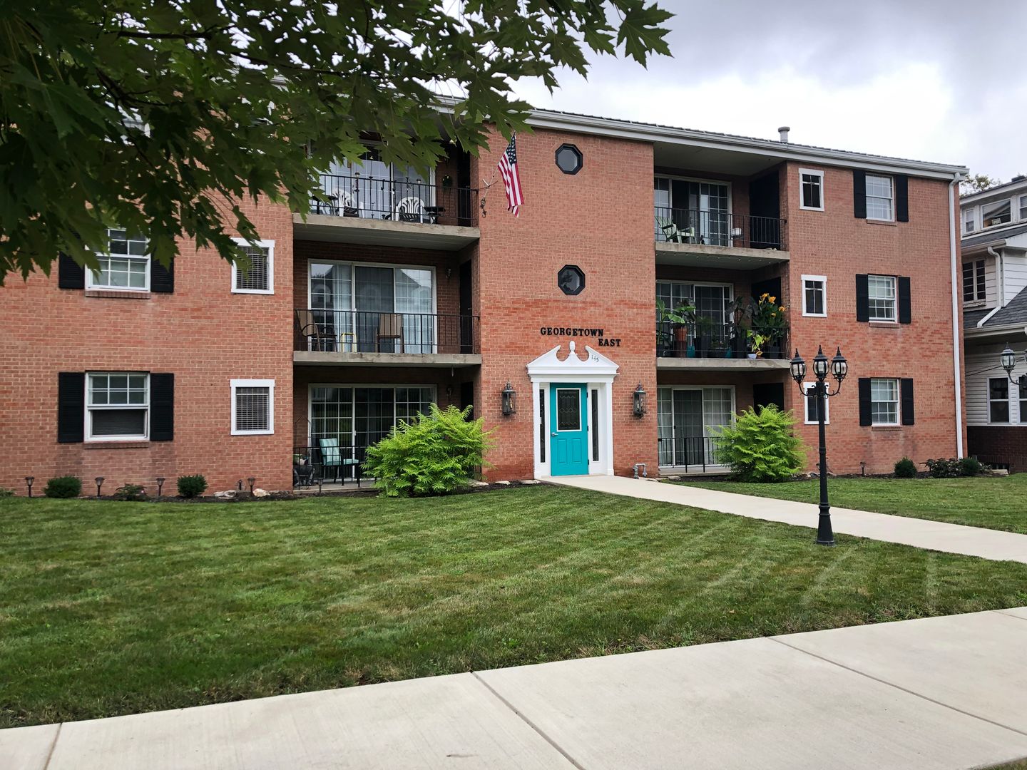 Washington Apartment: 145 Lemoyne Ave