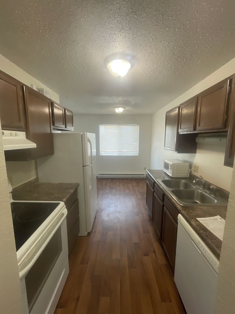 Hazen Apartment: 701 Highway Drive
