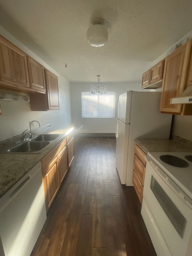 Hazen Apartment: 701 Highway Drive