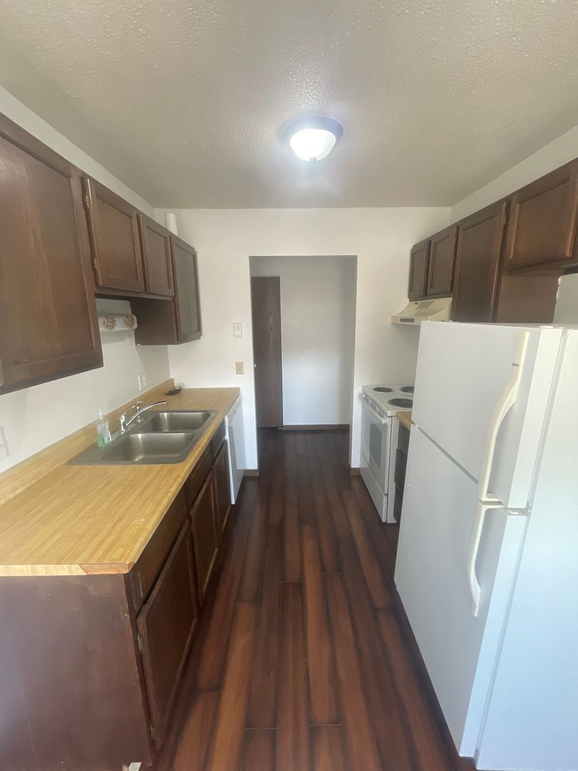 Hazen Apartment: 701 Highway Drive