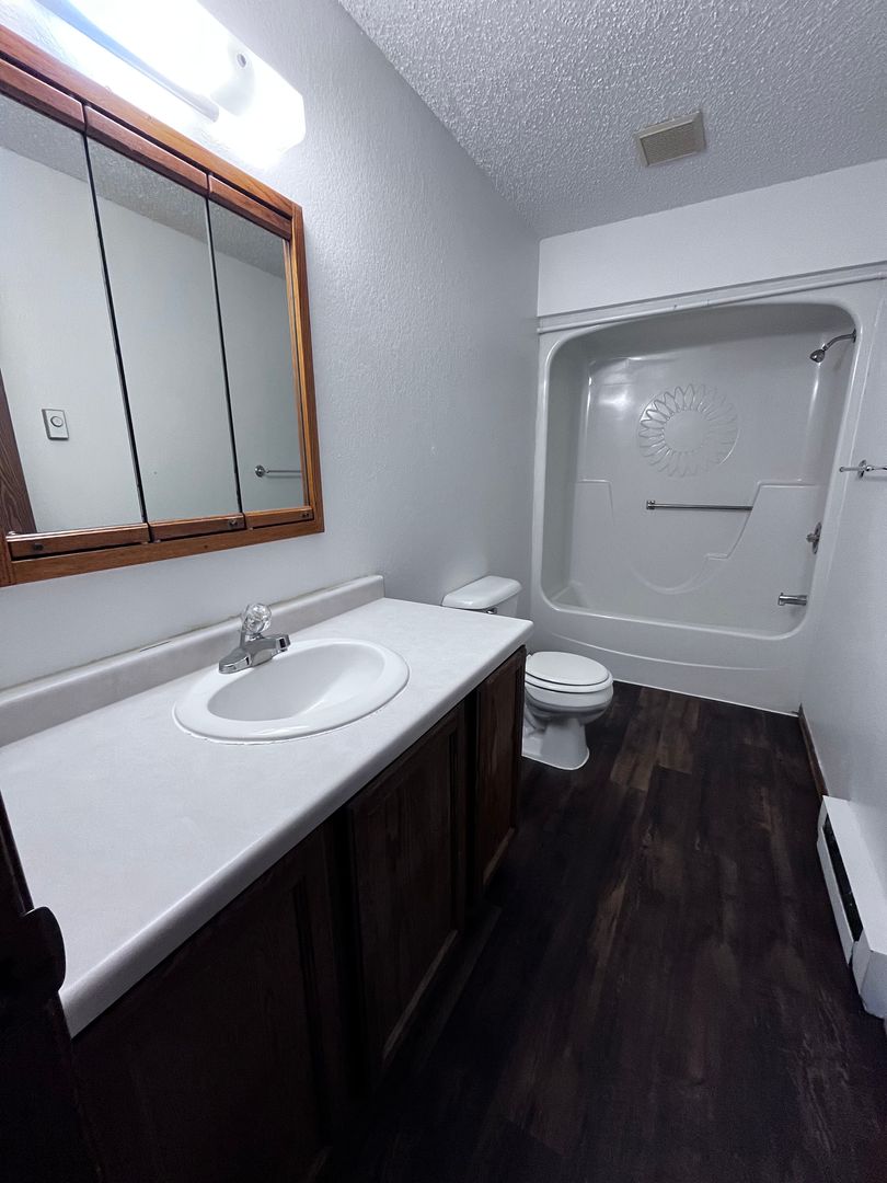 Hazen Apartment: 701 Highway Drive