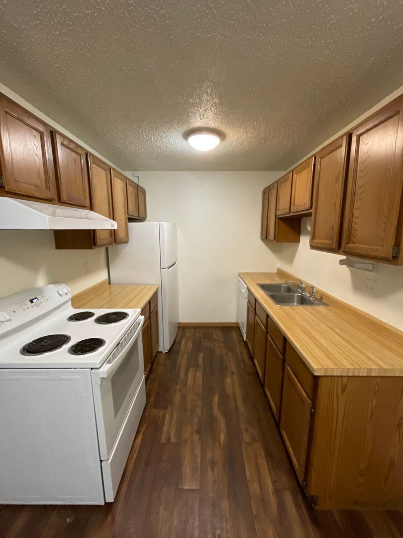 Hazen Apartment: 701 Highway Drive