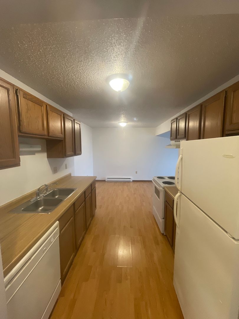 Hazen Apartment: 701 Highway Drive