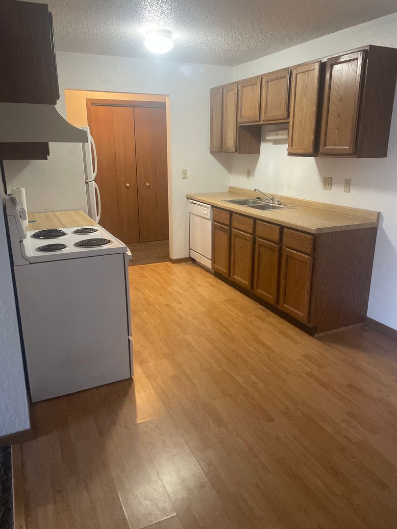 Hazen Apartment: 701 Highway Drive