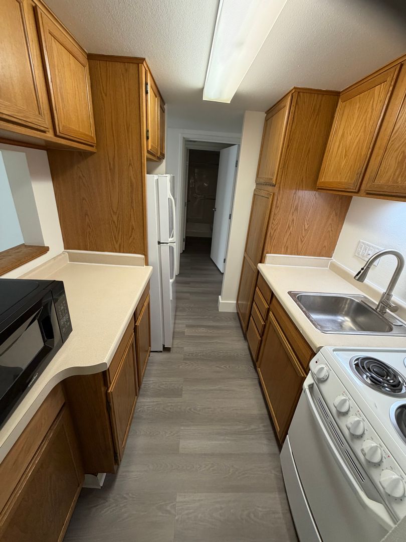Milwaukee Apartment: 7300 W Dean Rd
