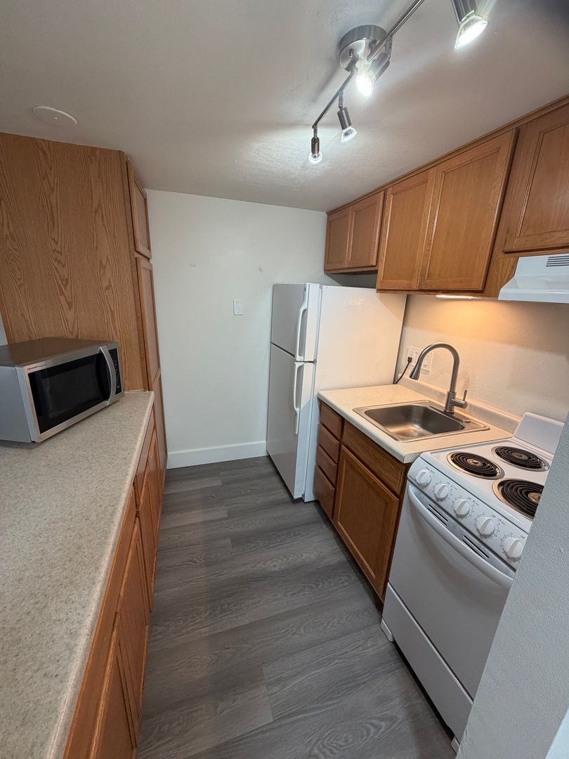 Milwaukee Apartment: 7290 W Dean Rd