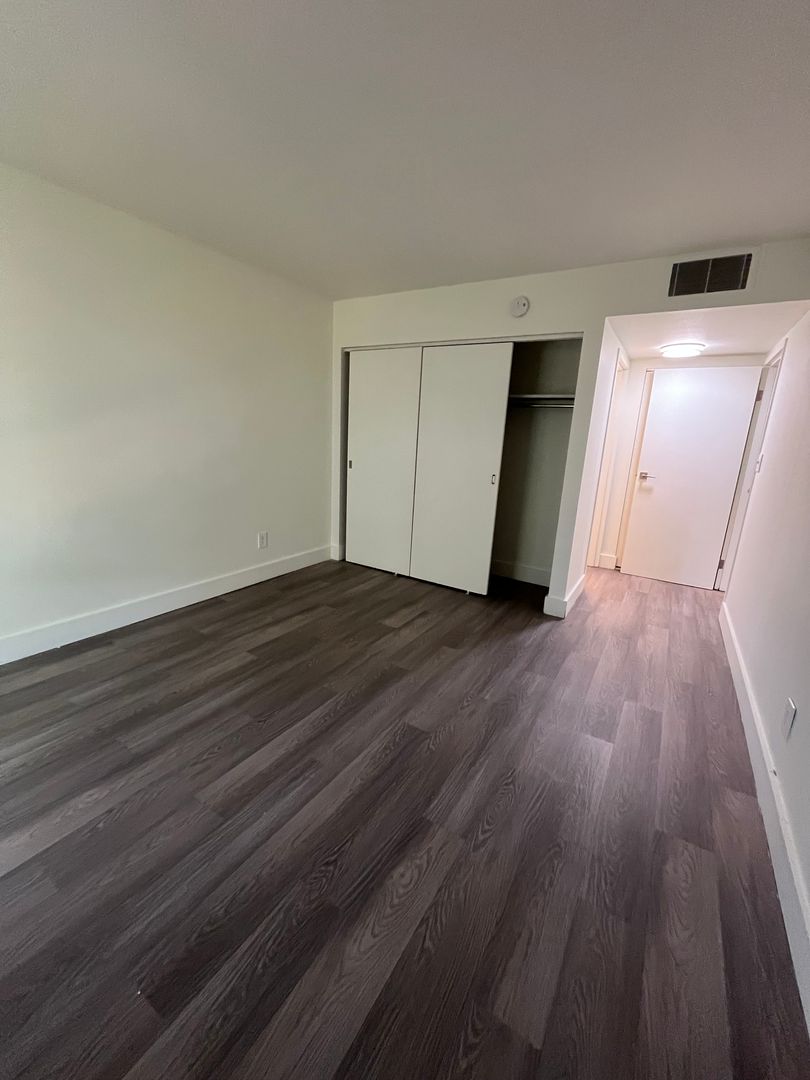 Milwaukee Apartment: 7300 W Dean Rd