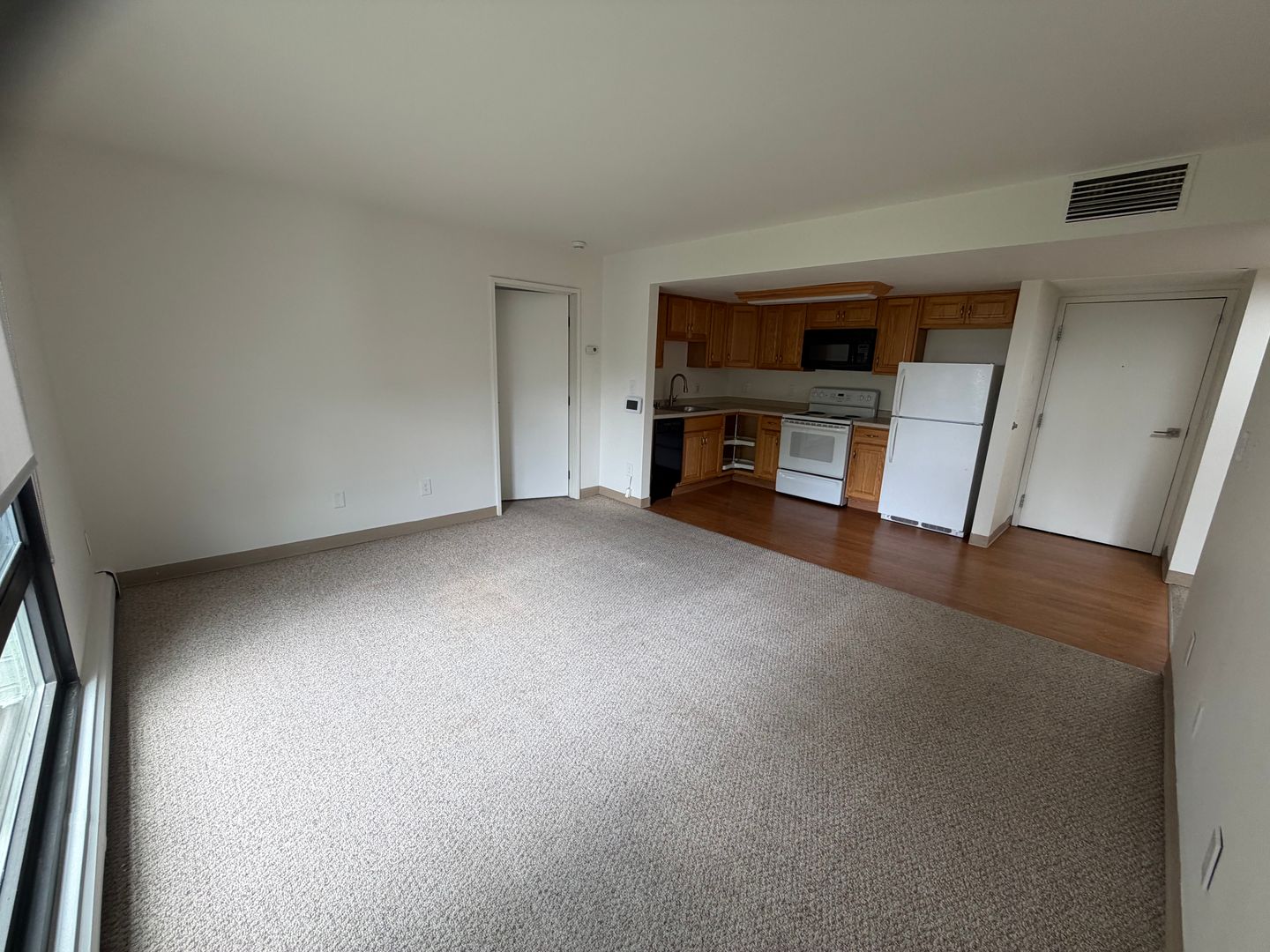 Milwaukee Apartment: 7290 W Dean Rd