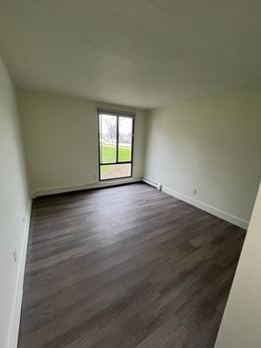 Renovated One-Bedroom Unit – photo 1