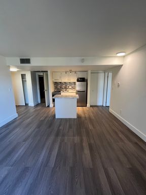 2 Bedroom / 1.5 Bathroom Premium – photo 1