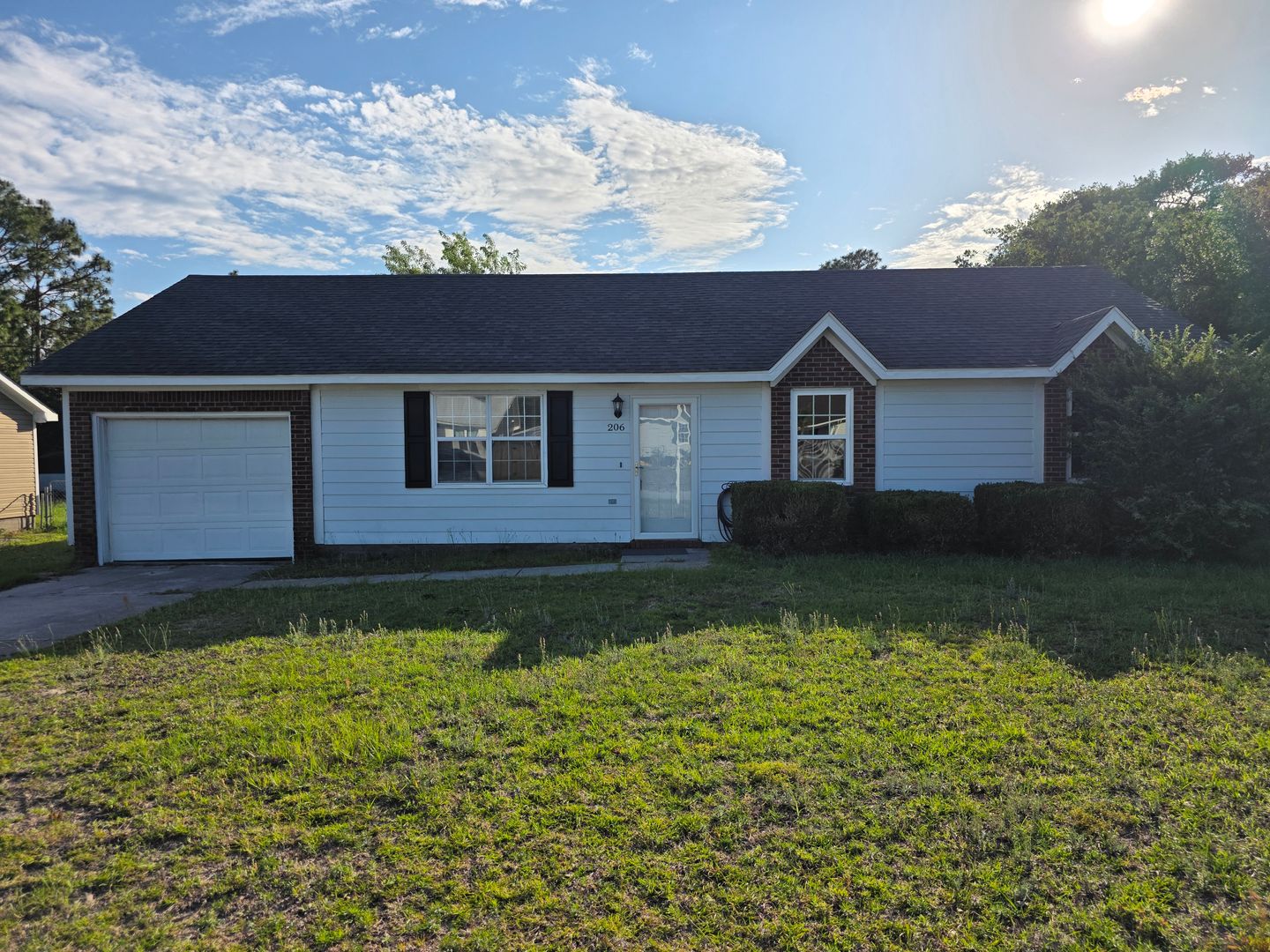 Hubert House: 206 S Ginger Drive